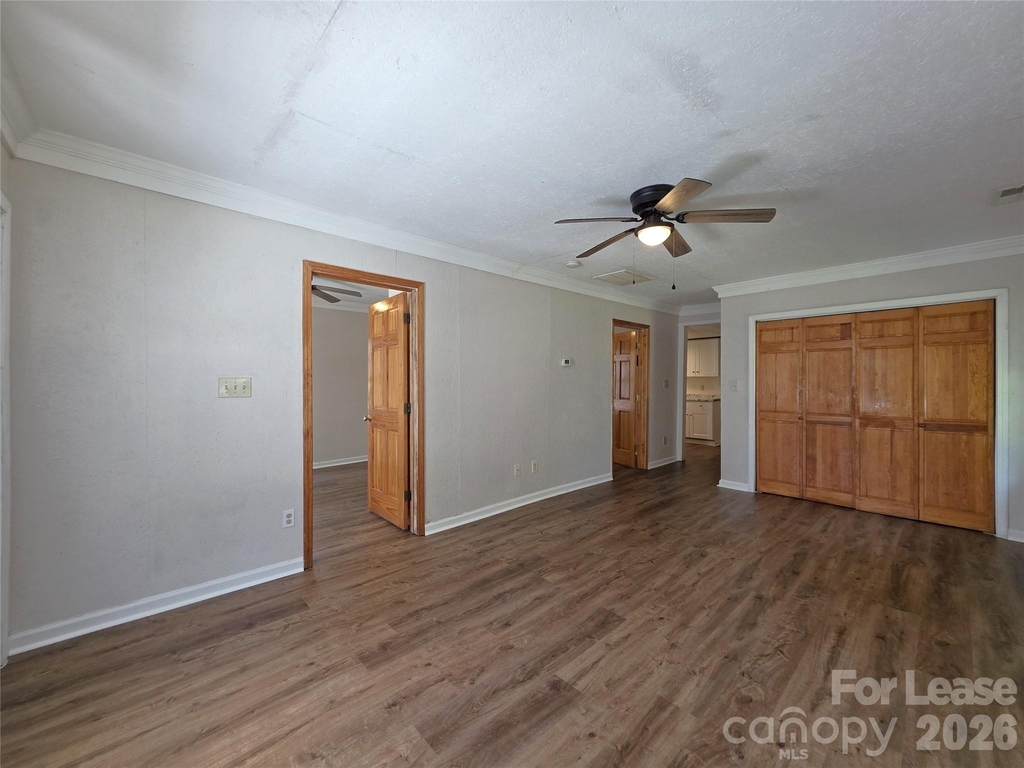 922 S Meeting Street - Photo 2