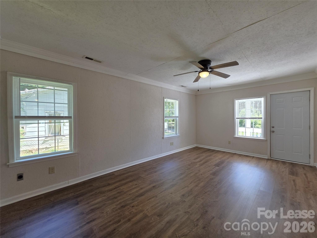 922 S Meeting Street - Photo 1