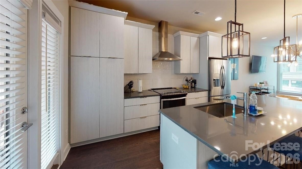 244 Uptown West Drive - Photo 3