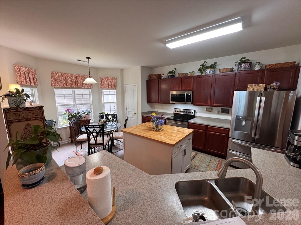 9909 Adelie Court - Photo 5