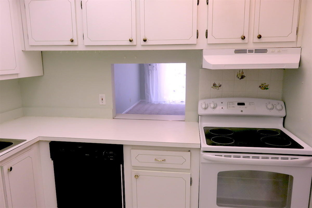 470 Executive Center Drive - Photo 16