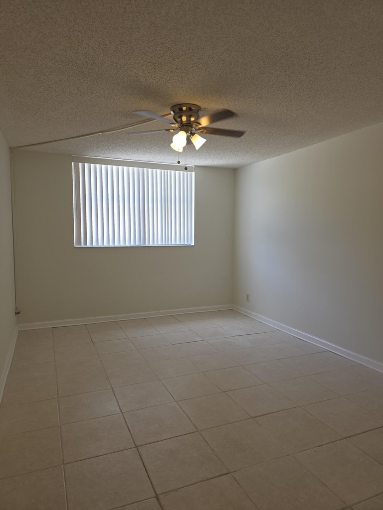 470 Executive Center Drive - Photo 23