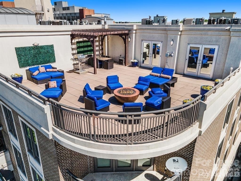 718 W Trade Street - Photo 14