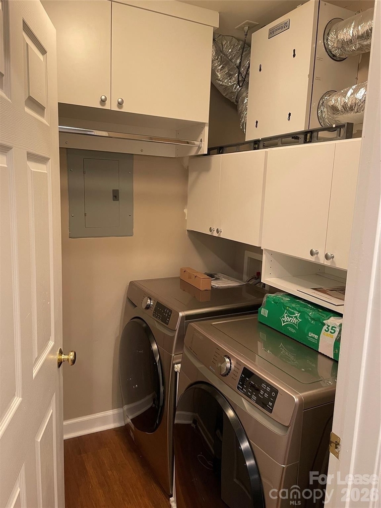 718 W Trade Street - Photo 8