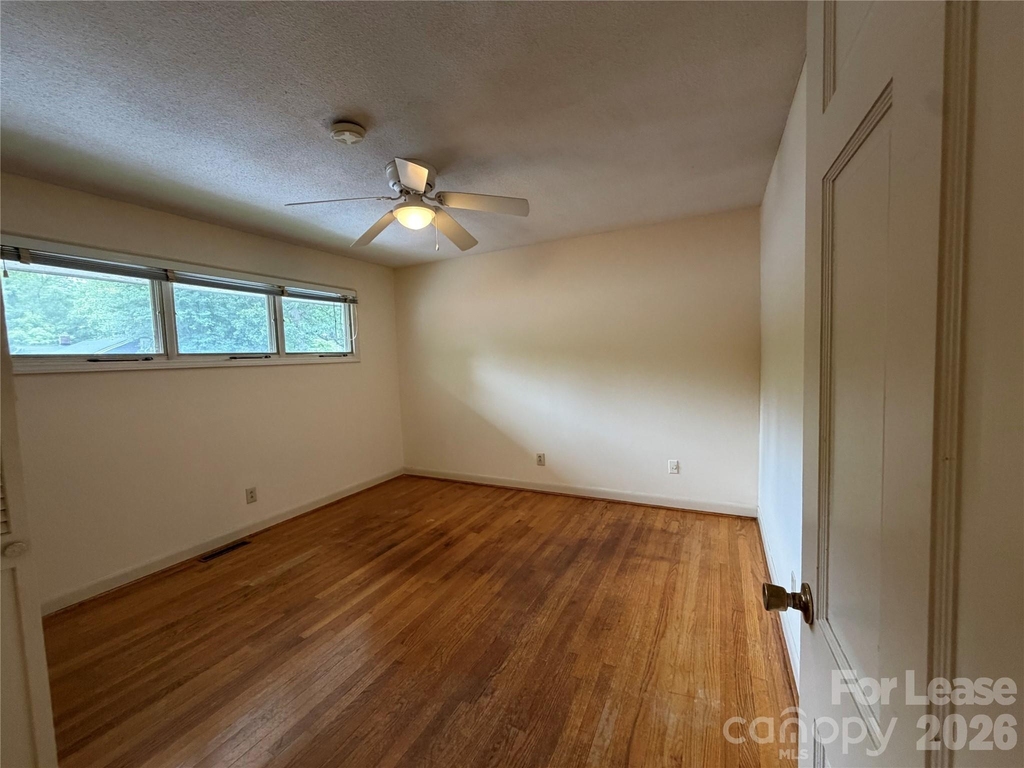 646 E Broad Street - Photo 11