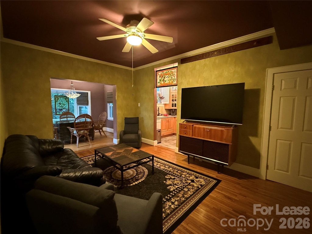 2501 Roswell Avenue - Photo 3