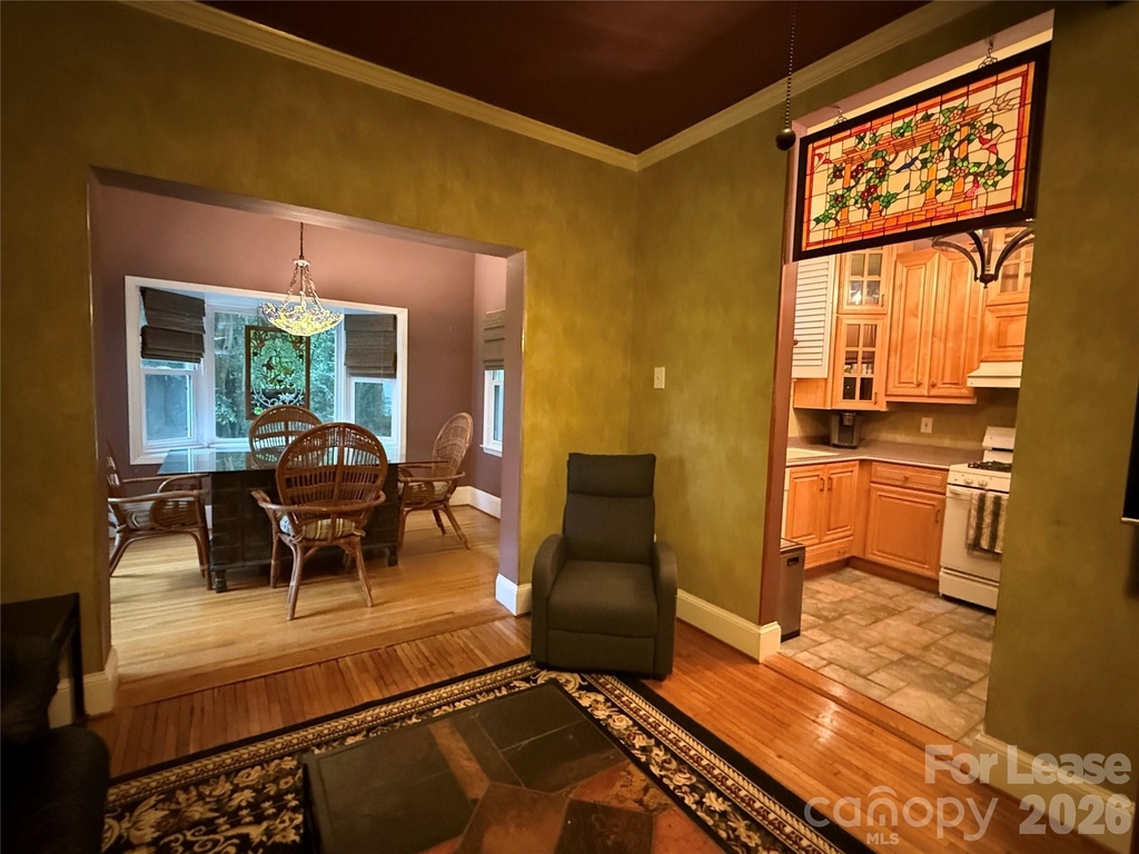 2501 Roswell Avenue - Photo 4