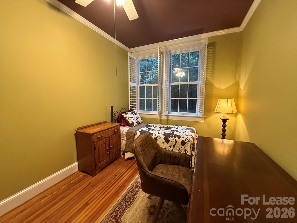 2501 Roswell Avenue - Photo 22