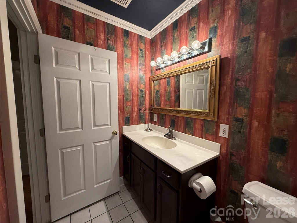 2501 Roswell Avenue - Photo 19