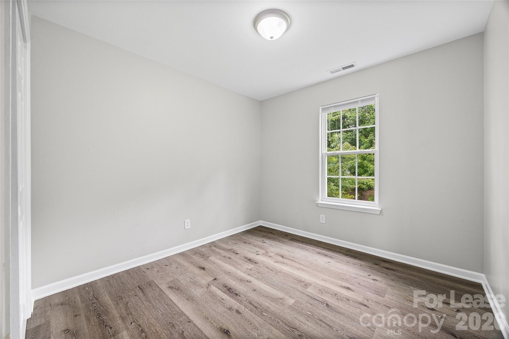 5194 Brooktree Drive - Photo 14