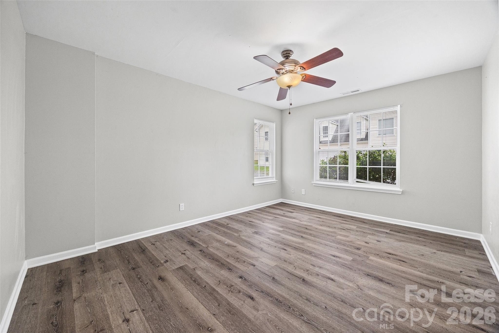 5194 Brooktree Drive - Photo 3