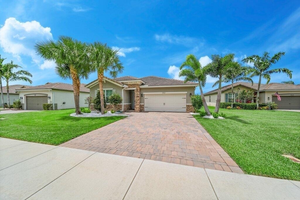 3521 Sw Blackberry Lane - Photo 1