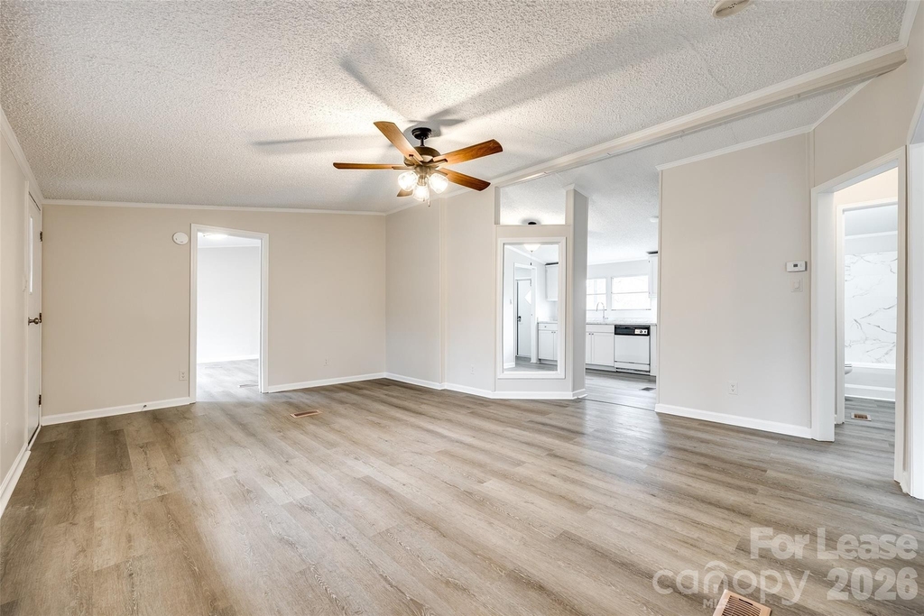 128 Summerglen Drive - Photo 5