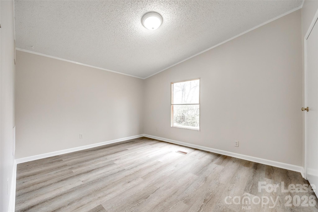 128 Summerglen Drive - Photo 18