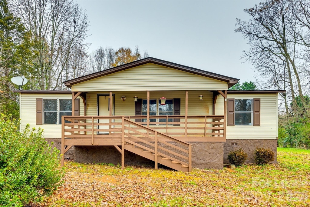 128 Summerglen Drive - Photo 1