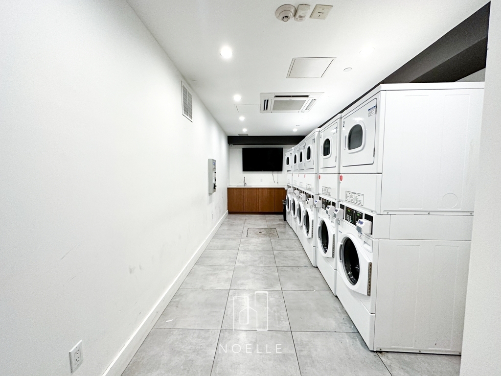 242 Newkirk Avenue - Photo 15