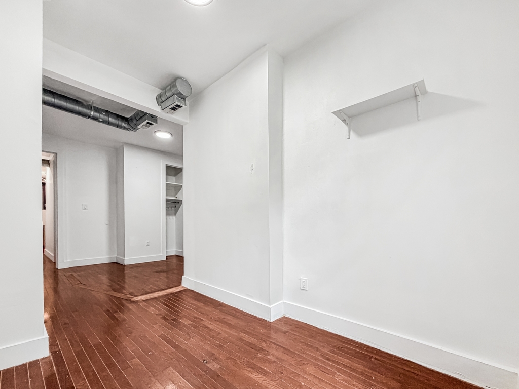 864 Hart Street - Photo 7