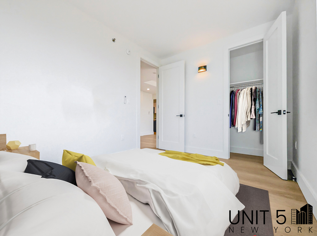 1312 Lincoln Place - Photo 3