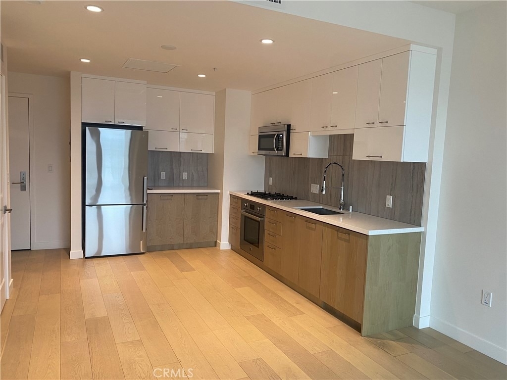 400 S Broadway - Photo 25
