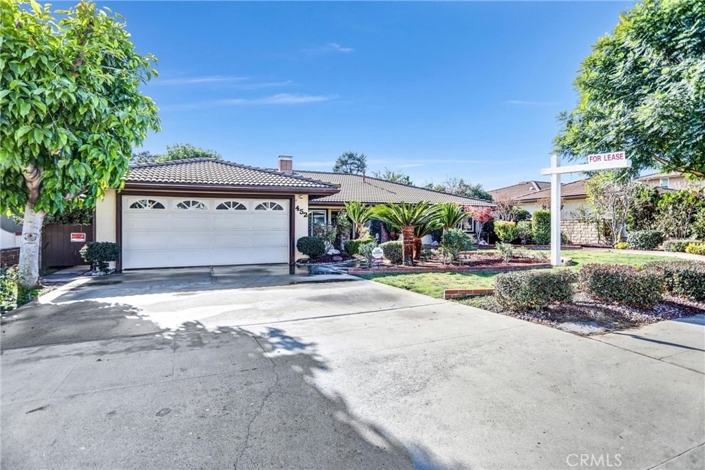 452 W Winnie Way - Photo 2
