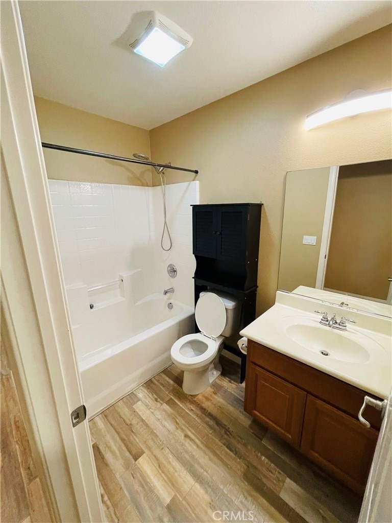 1351 Isabella Way - Photo 18