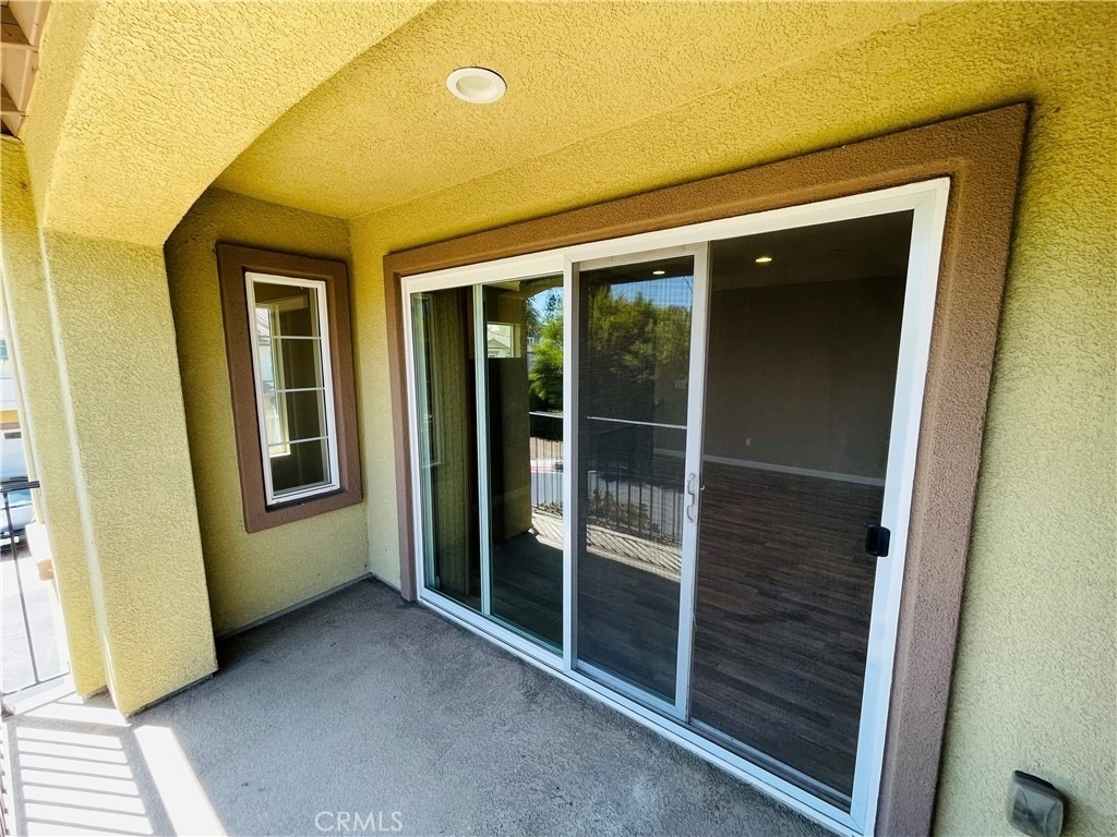 1351 Isabella Way - Photo 8