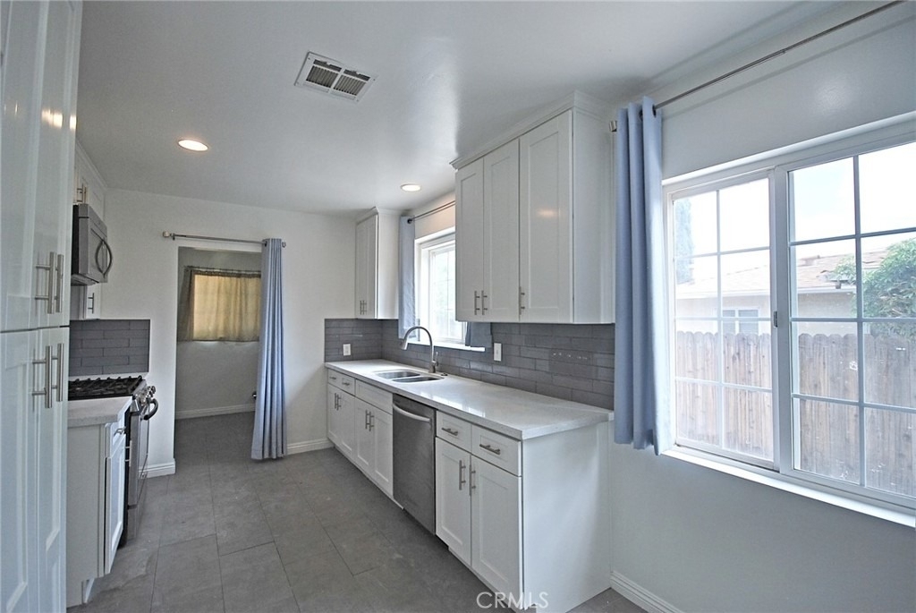 10622 Zelzah Avenue - Photo 9