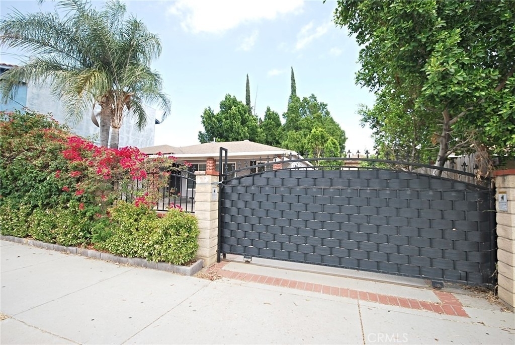 10622 Zelzah Avenue - Photo 2