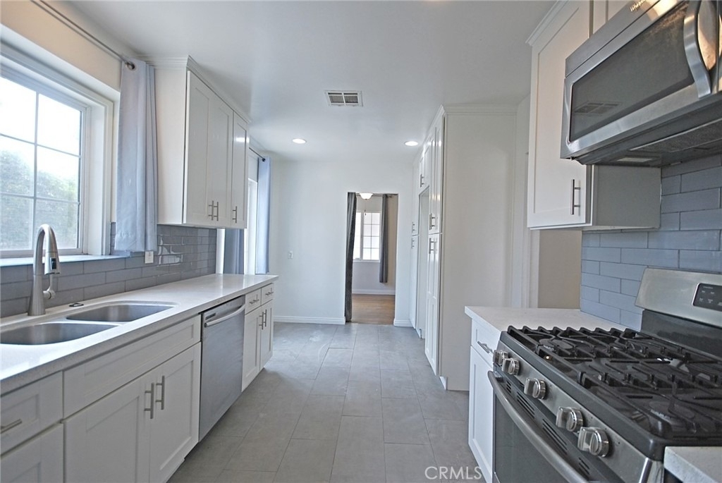10622 Zelzah Avenue - Photo 10