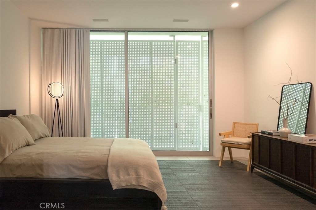 838 N Kings Road - Photo 3