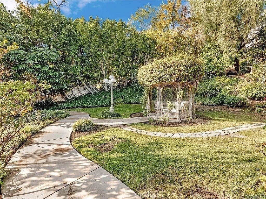18000 Karen Drive - Photo 65