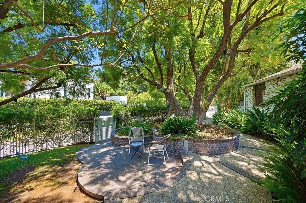 18000 Karen Drive - Photo 2