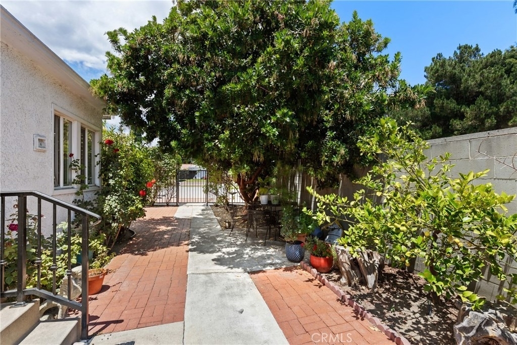 14618 Moorpark Street - Photo 16
