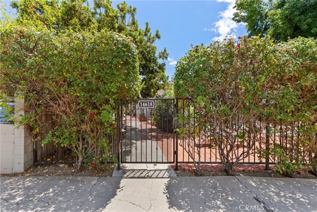 14618 Moorpark Street - Photo 11