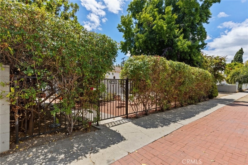 14618 Moorpark Street - Photo 12