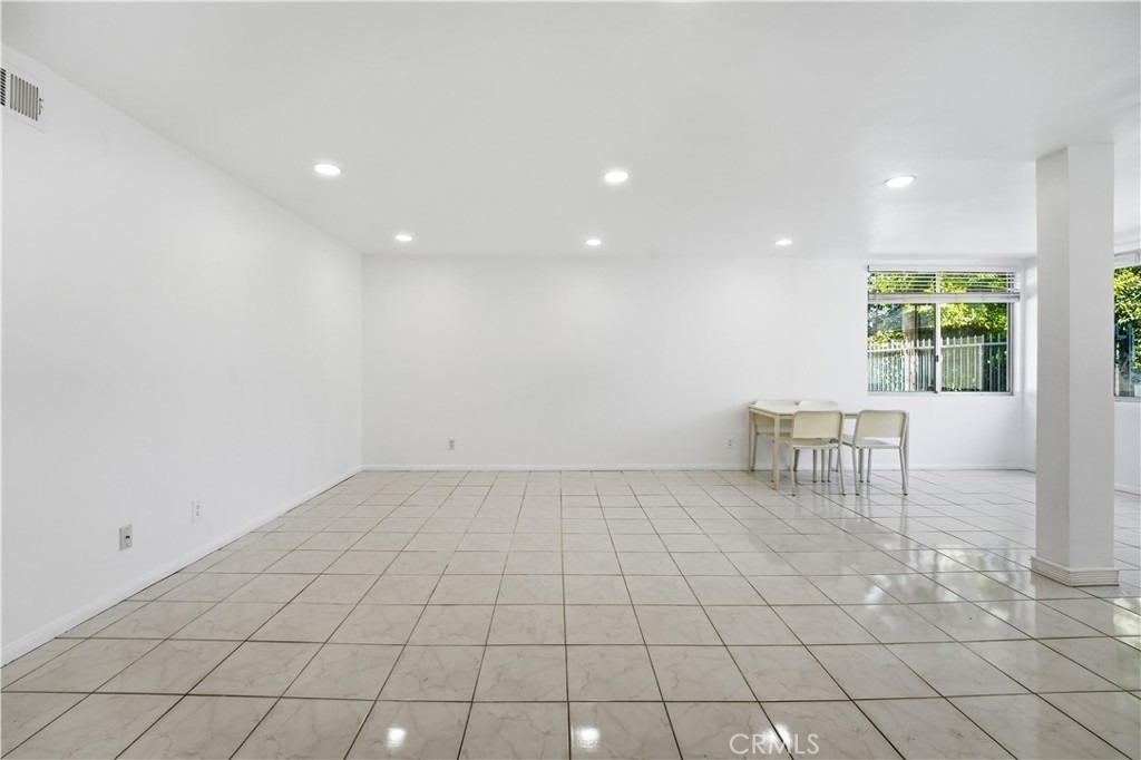 5301 Balboa Boulevard - Photo 6