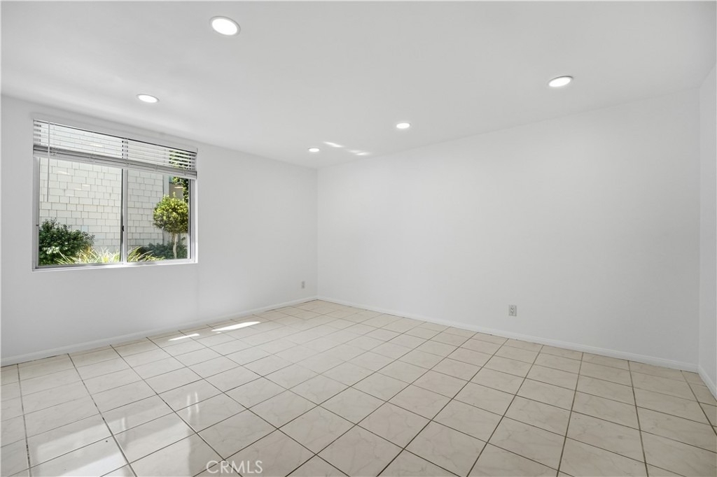 5301 Balboa Boulevard - Photo 23