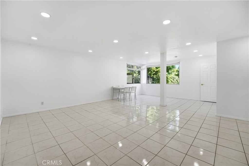 5301 Balboa Boulevard - Photo 7