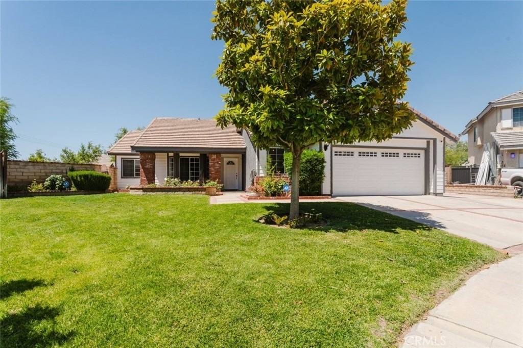 37347 Waterman Avenue - Photo 0