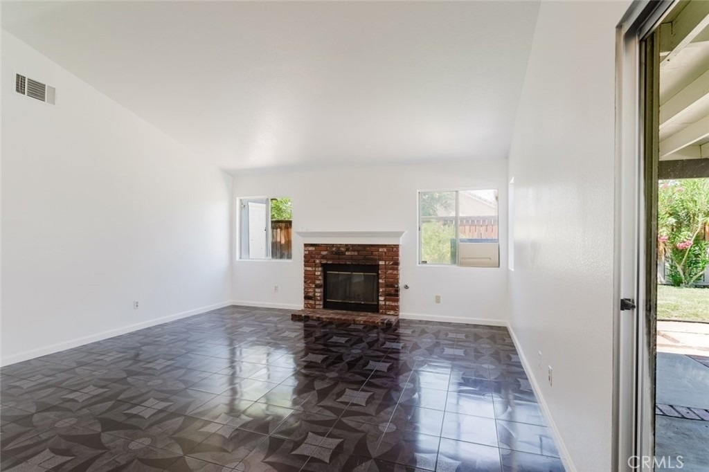37347 Waterman Avenue - Photo 5