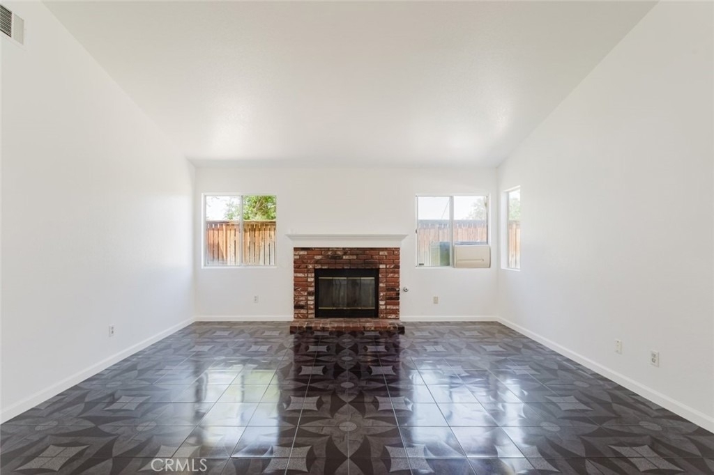 37347 Waterman Avenue - Photo 4