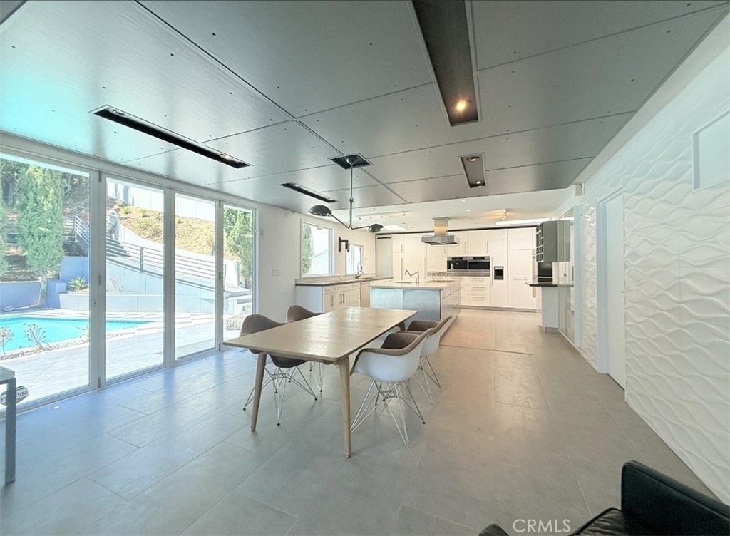 1801 Roscomare Road - Photo 8