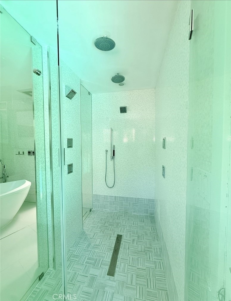 1801 Roscomare Road - Photo 18