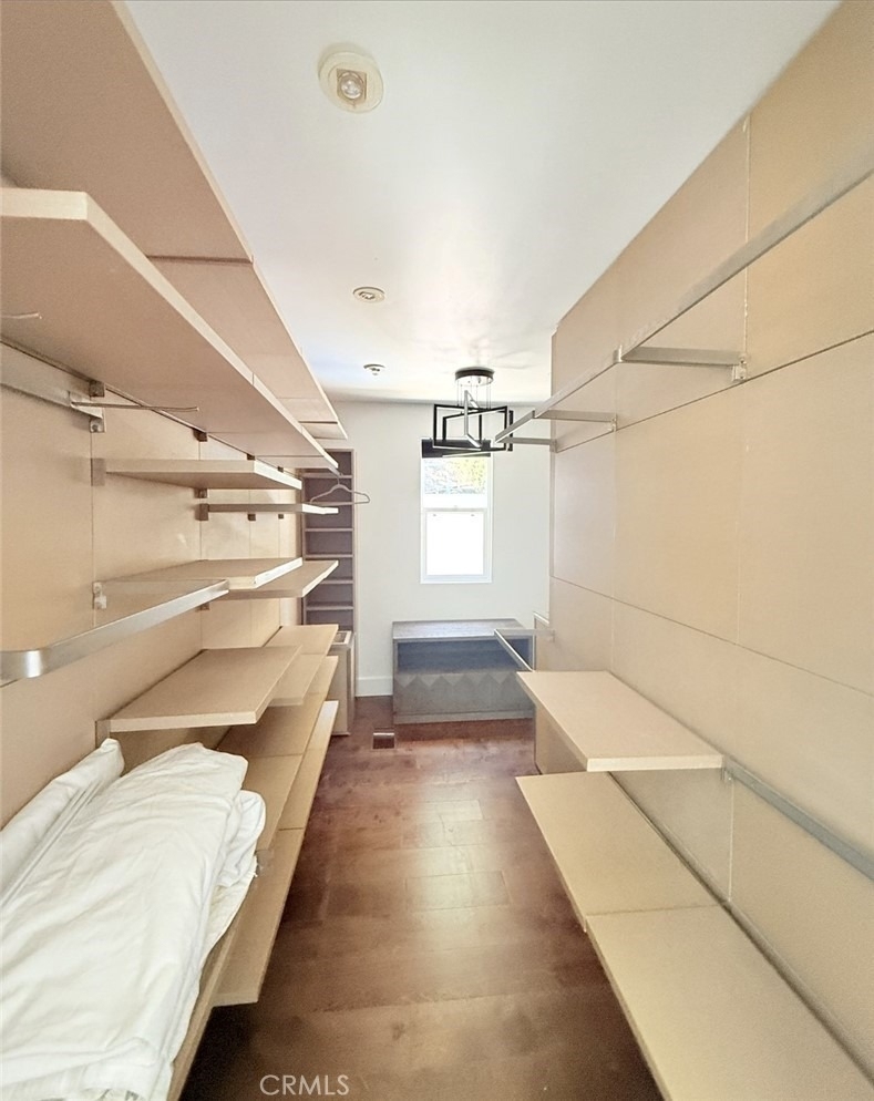 1801 Roscomare Road - Photo 20