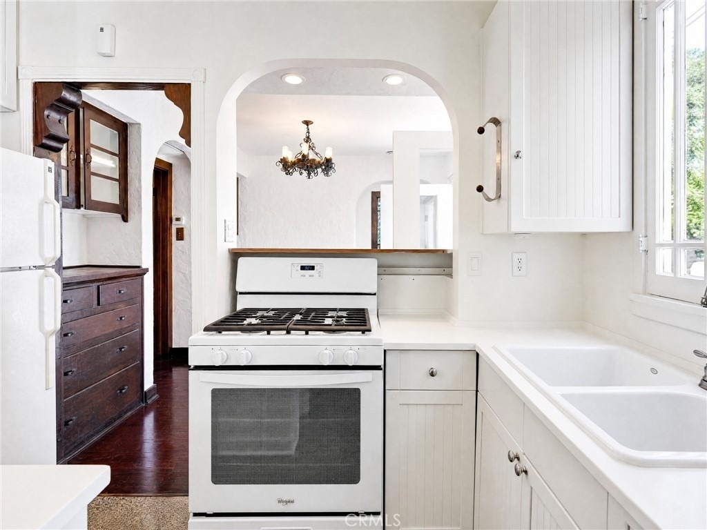 22028 Covello Street - Photo 21