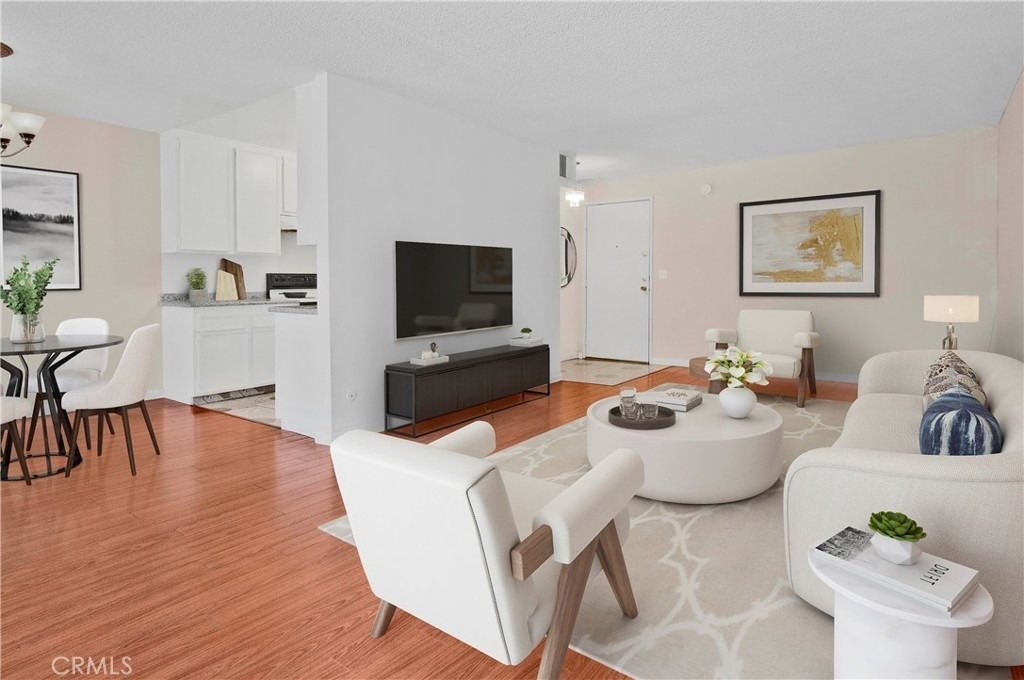 1735 N Fuller - Photo 0