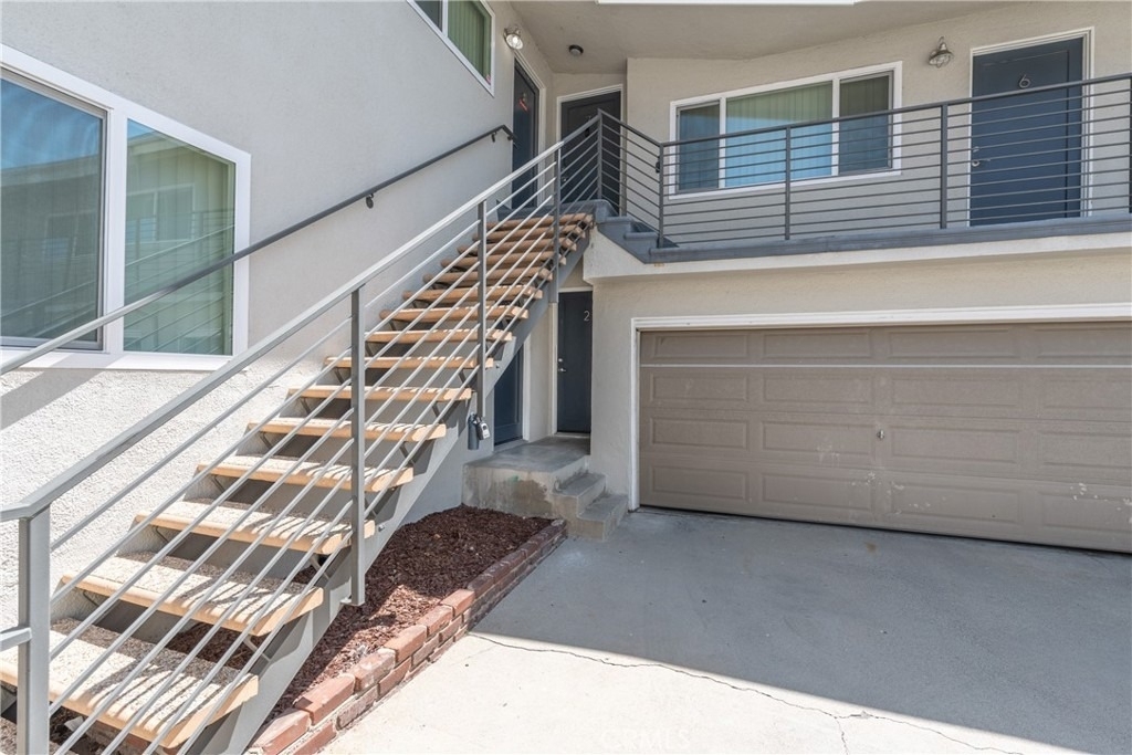 2703 Curtis Avenue - Photo 2