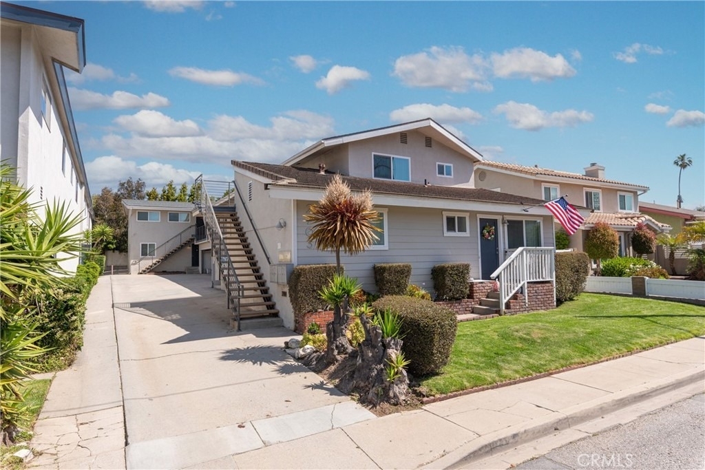 2703 Curtis Avenue - Photo 1