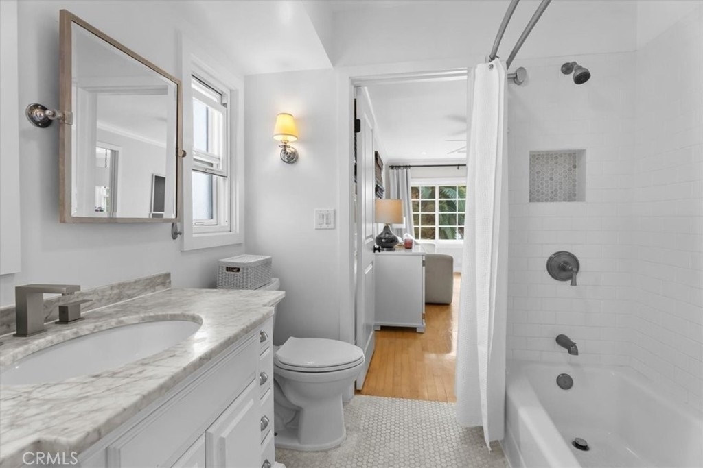830 Sheldon - Photo 11