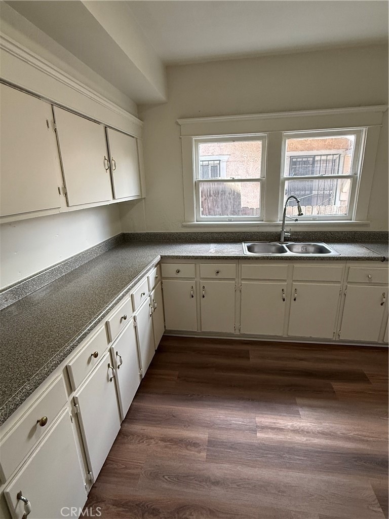 860 W 56th - Photo 15